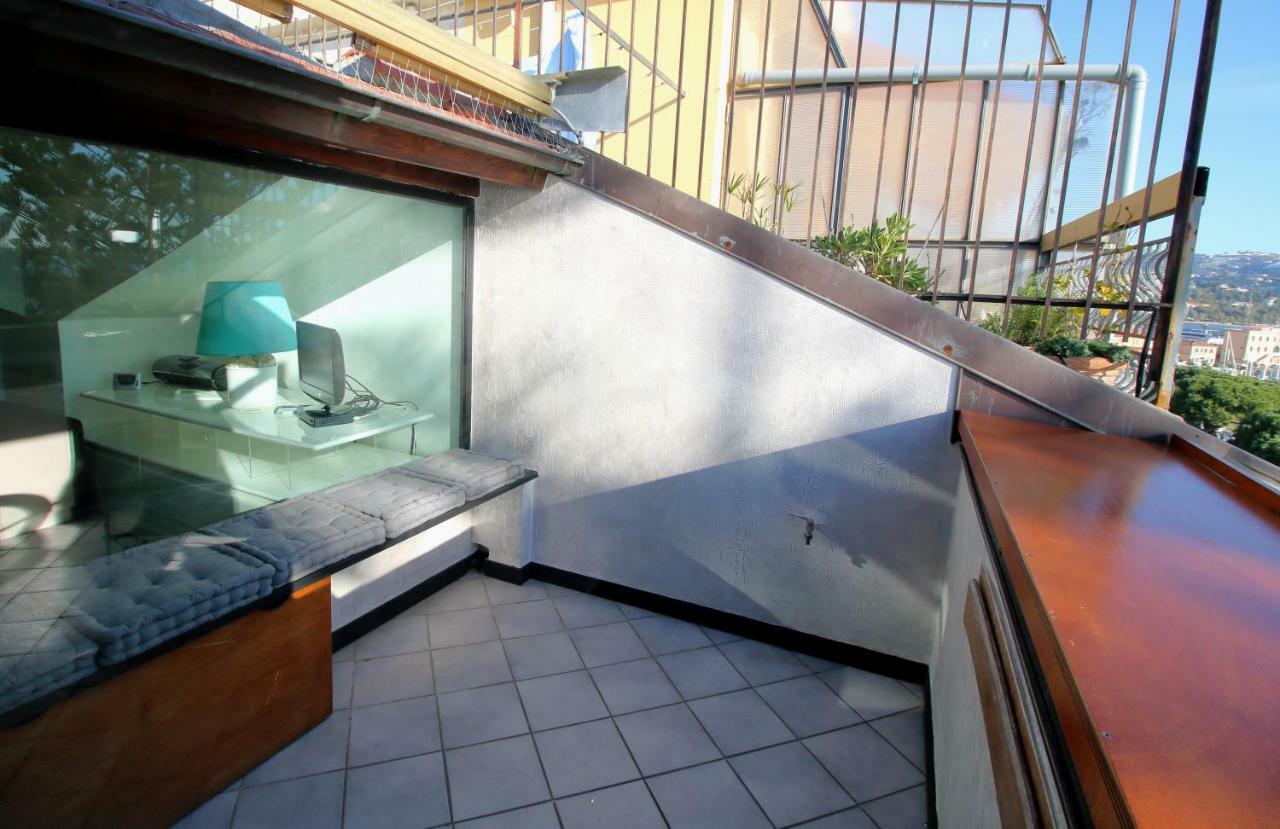 Апартаменты Mansarda Luminosa In Centro Sul Mare - Attic By Sea Санремо Экстерьер фото