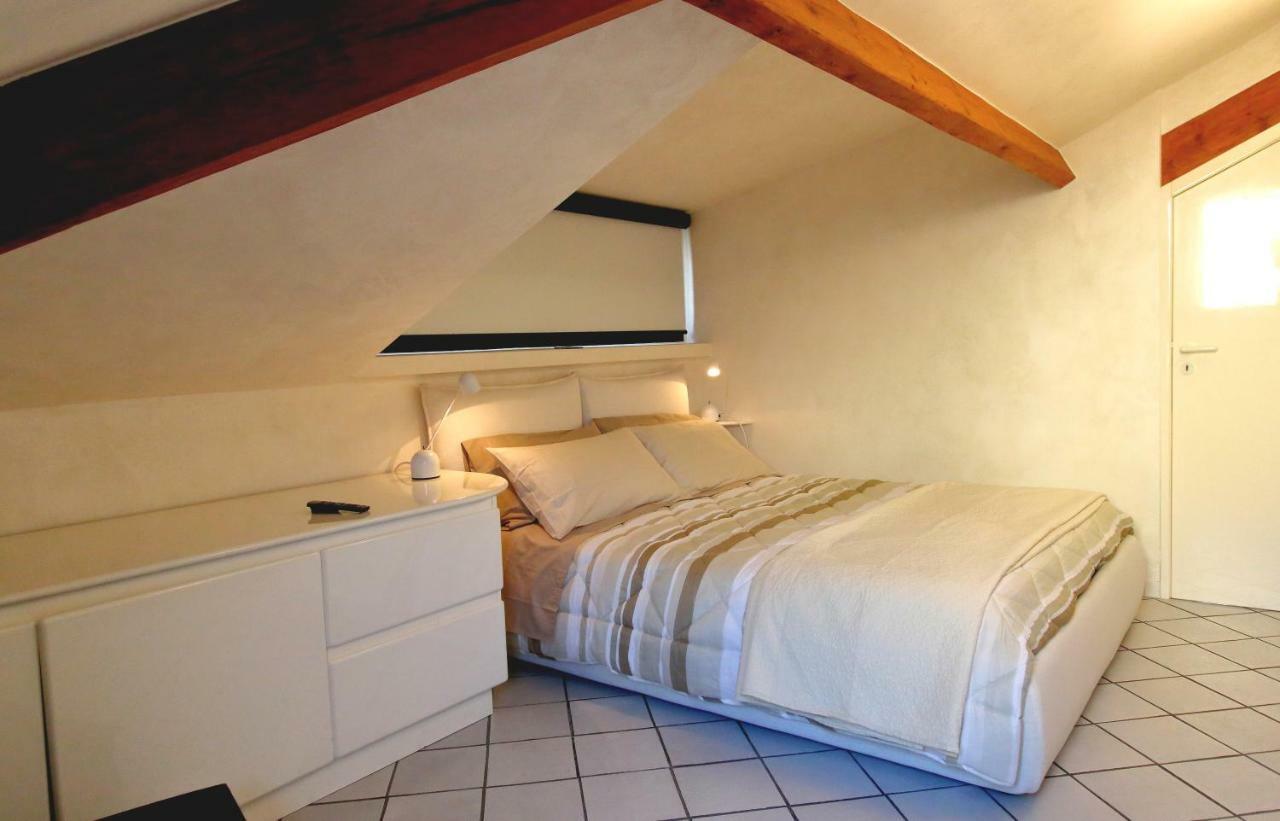 Апартаменты Mansarda Luminosa In Centro Sul Mare - Attic By Sea Санремо Экстерьер фото