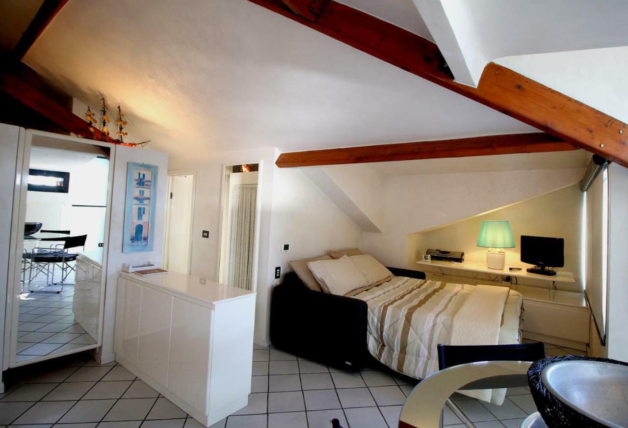 Апартаменты Mansarda Luminosa In Centro Sul Mare - Attic By Sea Санремо Экстерьер фото